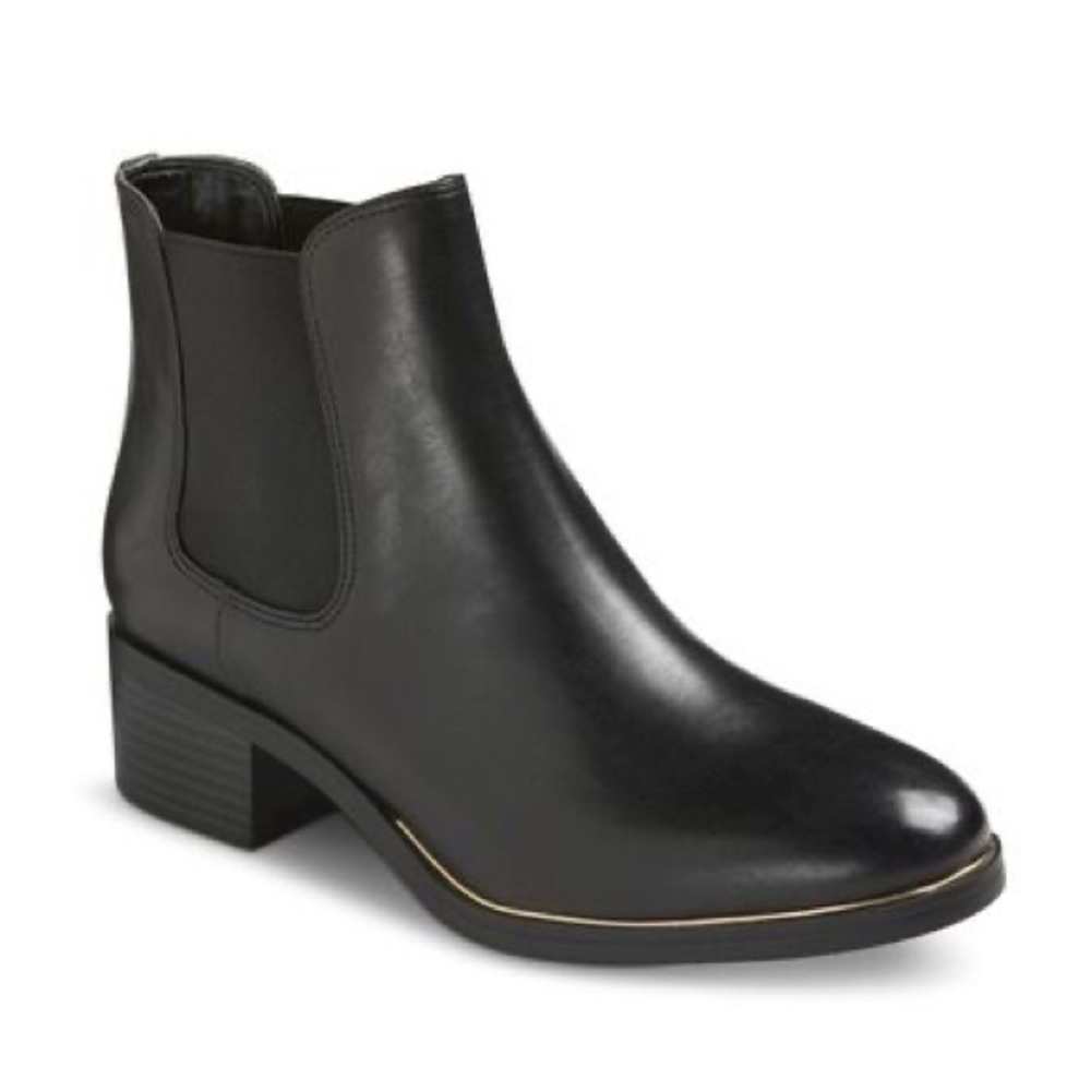Target Sam & Libby black leather chelsea boots - 7